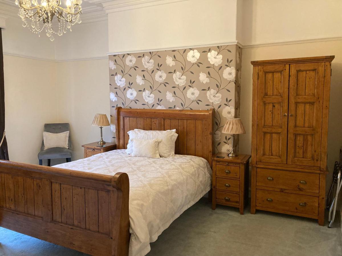 وايتهيفين The Corner House Bed & Breakfast المظهر الخارجي الصورة