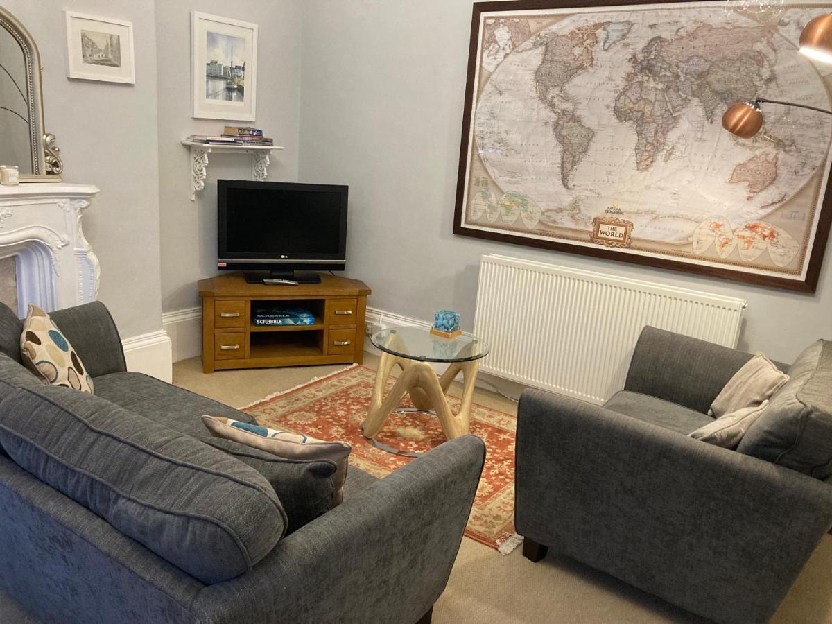 وايتهيفين The Corner House Bed & Breakfast المظهر الخارجي الصورة