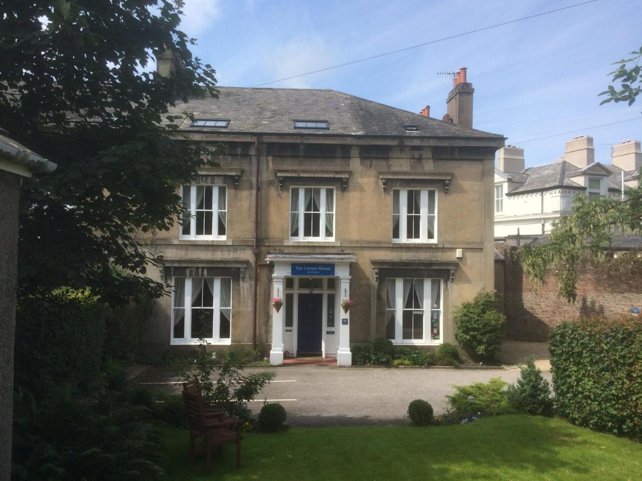 وايتهيفين The Corner House Bed & Breakfast المظهر الخارجي الصورة
